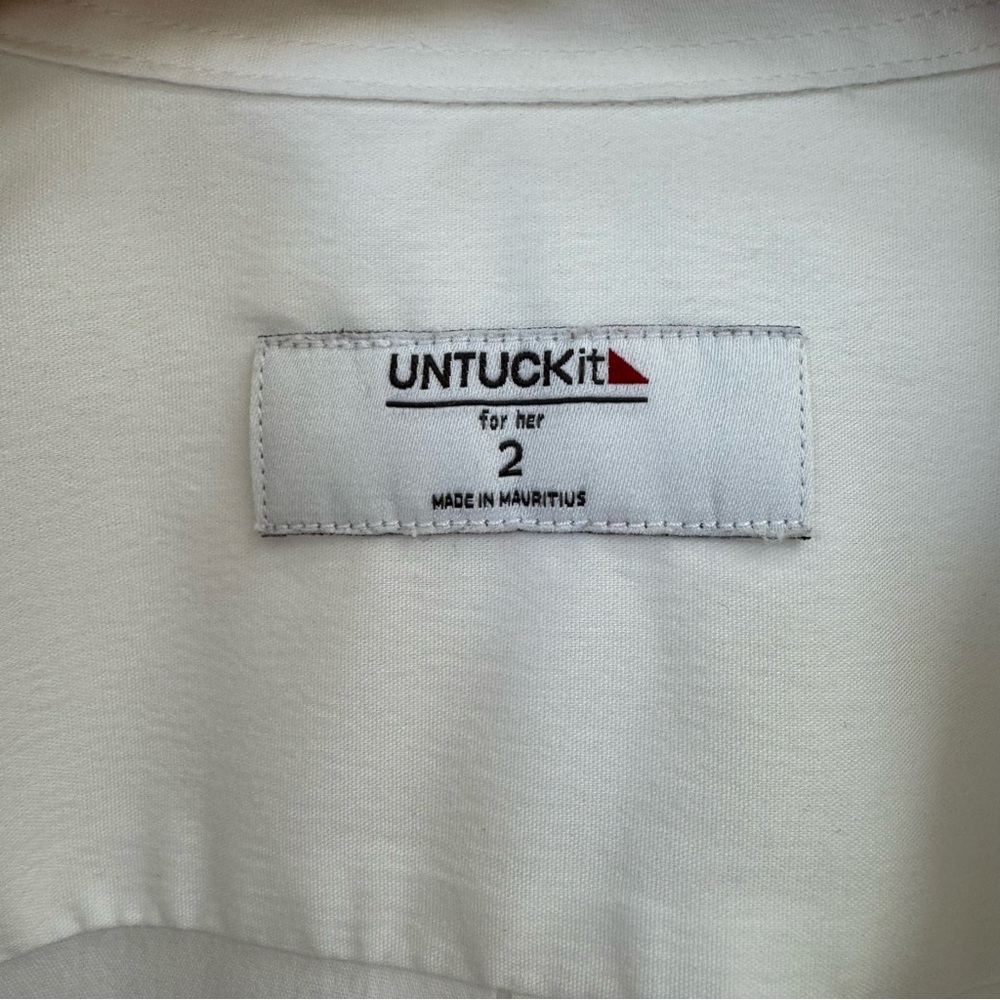 White Button Down Untuckit Collared Shirt, Size 2 - image 4